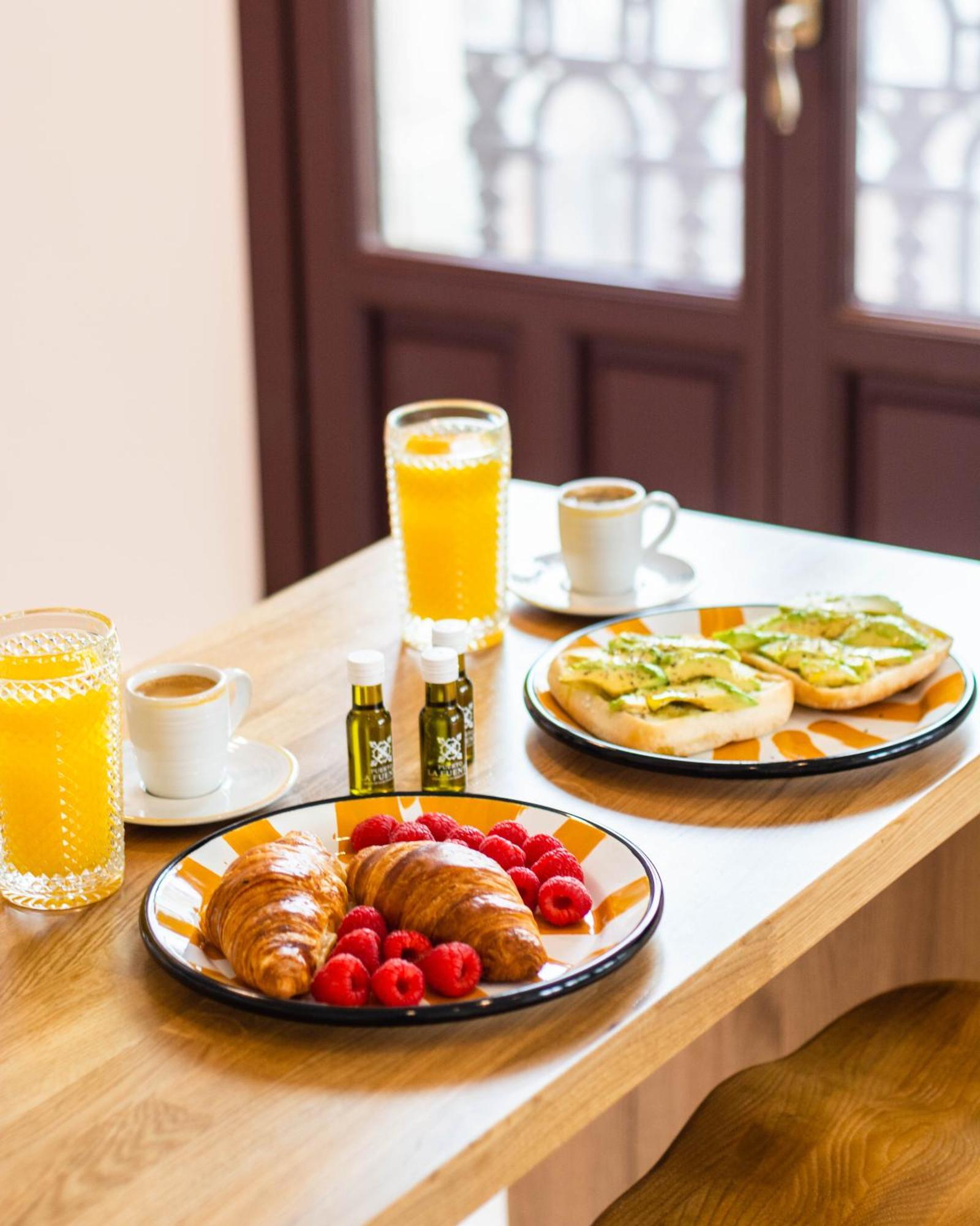 Betis Suites-La Campana Sevilla Buitenkant foto