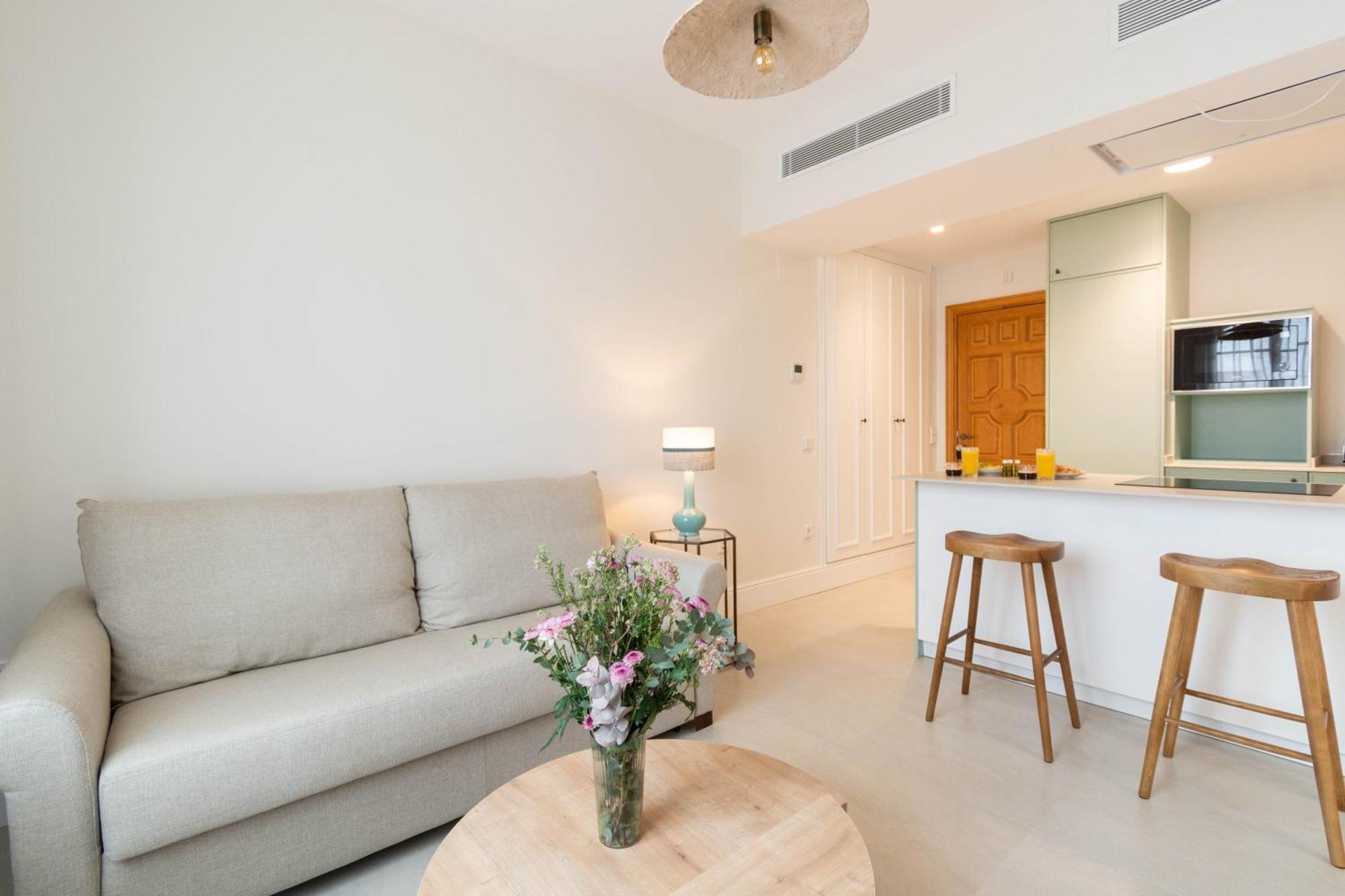 Betis Suites-La Campana Sevilla Buitenkant foto