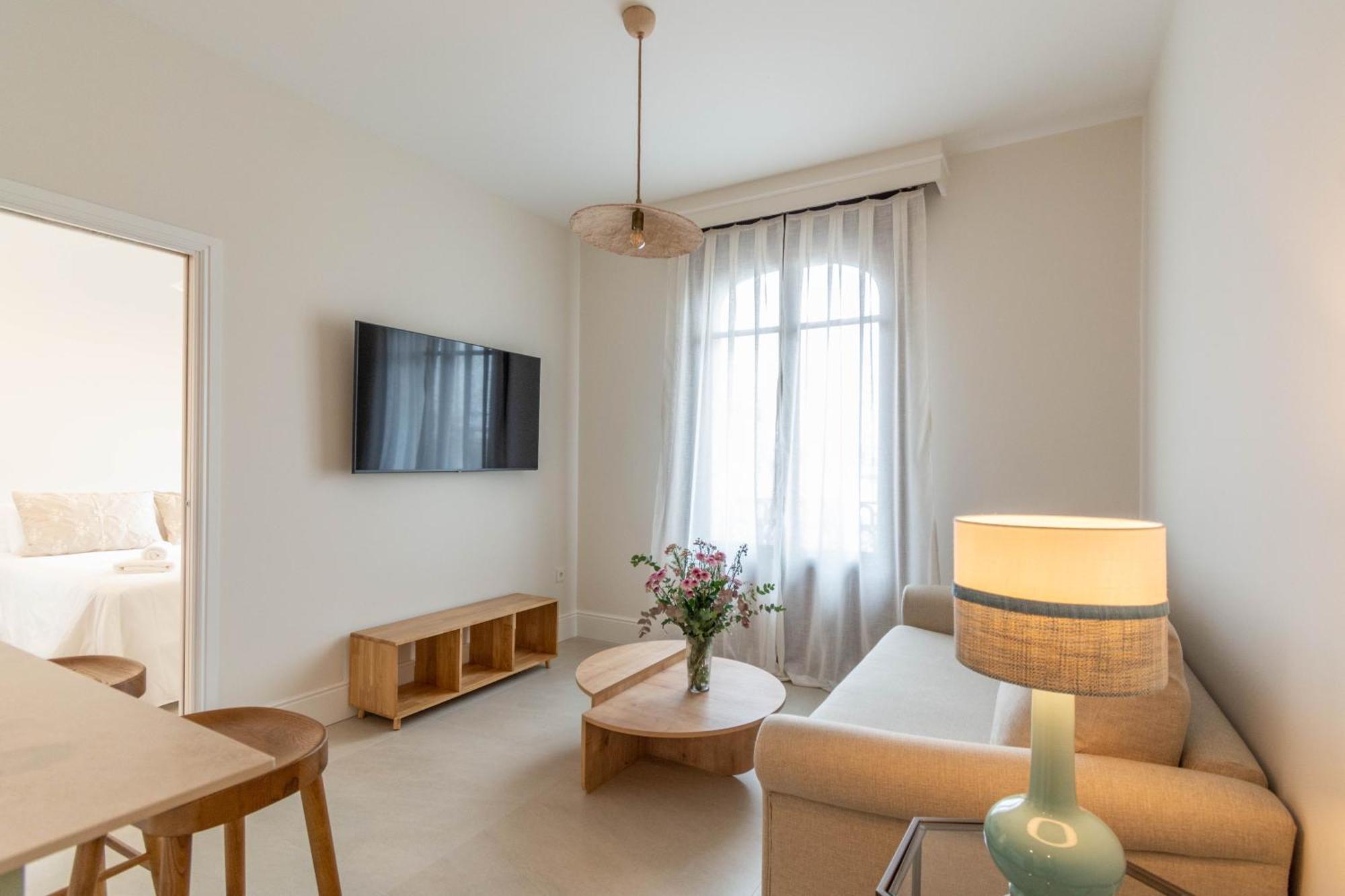 Betis Suites-La Campana Sevilla Buitenkant foto